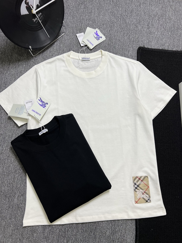 ブランドTシャツ正面デザイン